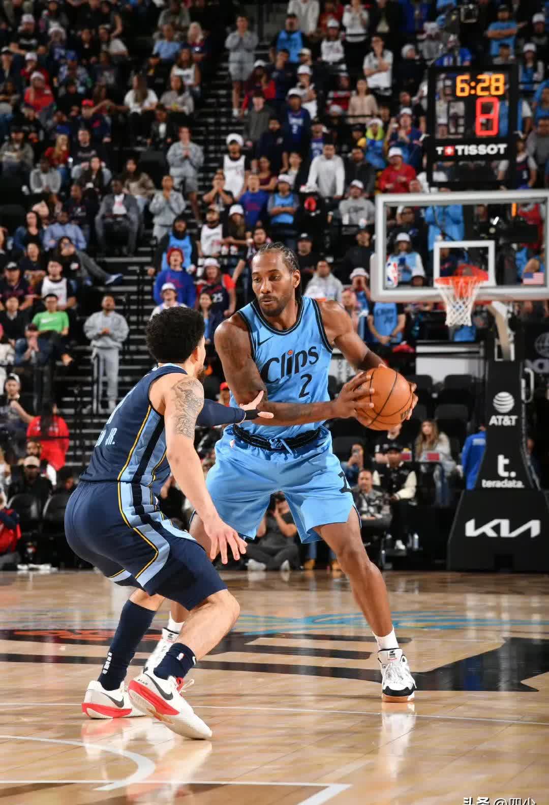 关于快船血洗勇士B队，瓦兰丘纳斯完成帽子戏法的信息