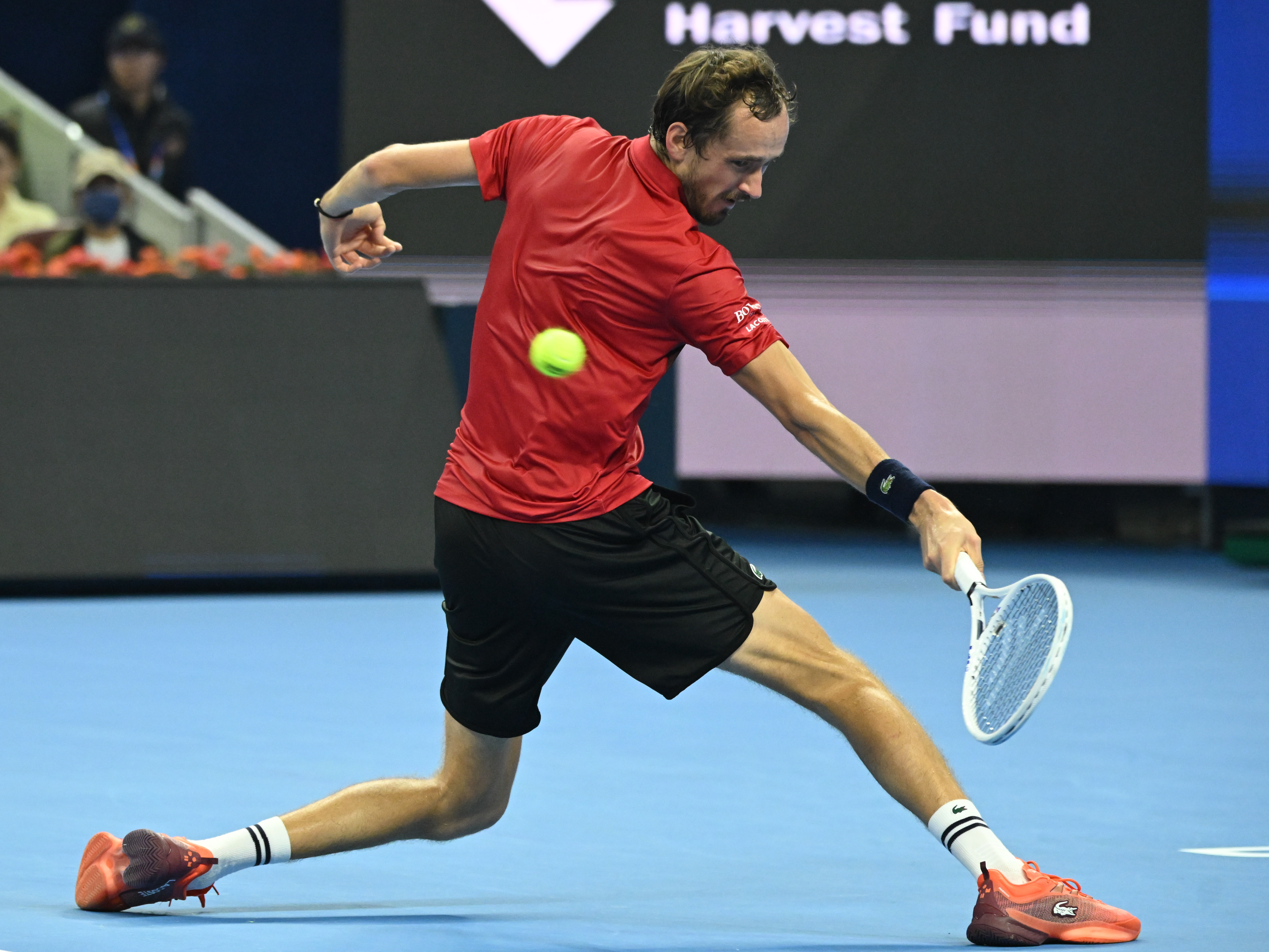 关于美国网球队横扫法国网球队，梅德韦杰夫绝境逆转的信息