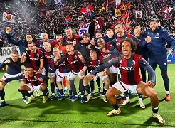 博洛尼亚发生悲喜，昂首阔步