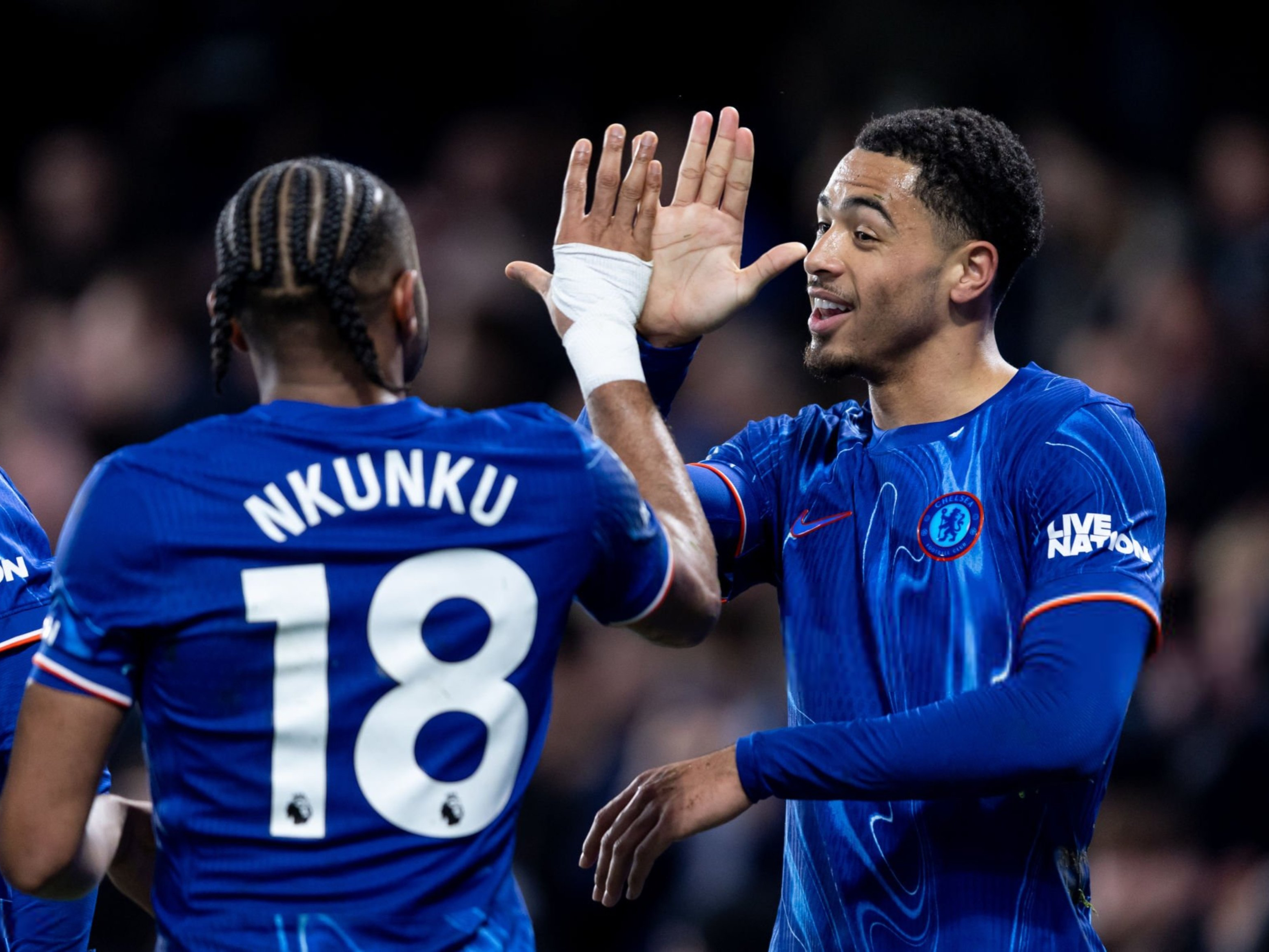 包含切尔西惨败！客场输球，遭遇对手双杀的词条