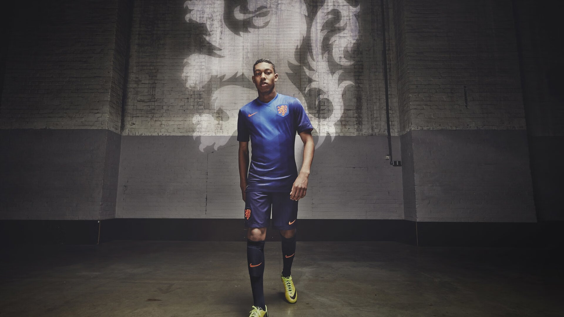 绿茵场上的东方之光，王皓的传奇一夜与葡瑞鏖战