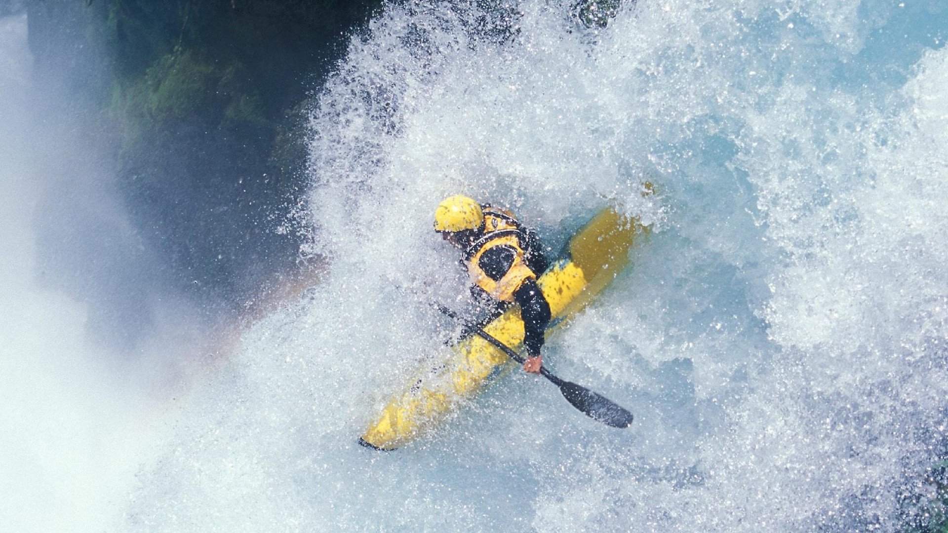 绿茵场与球桌的双重奏，奥地利力克葡萄牙，张本智和统治全场