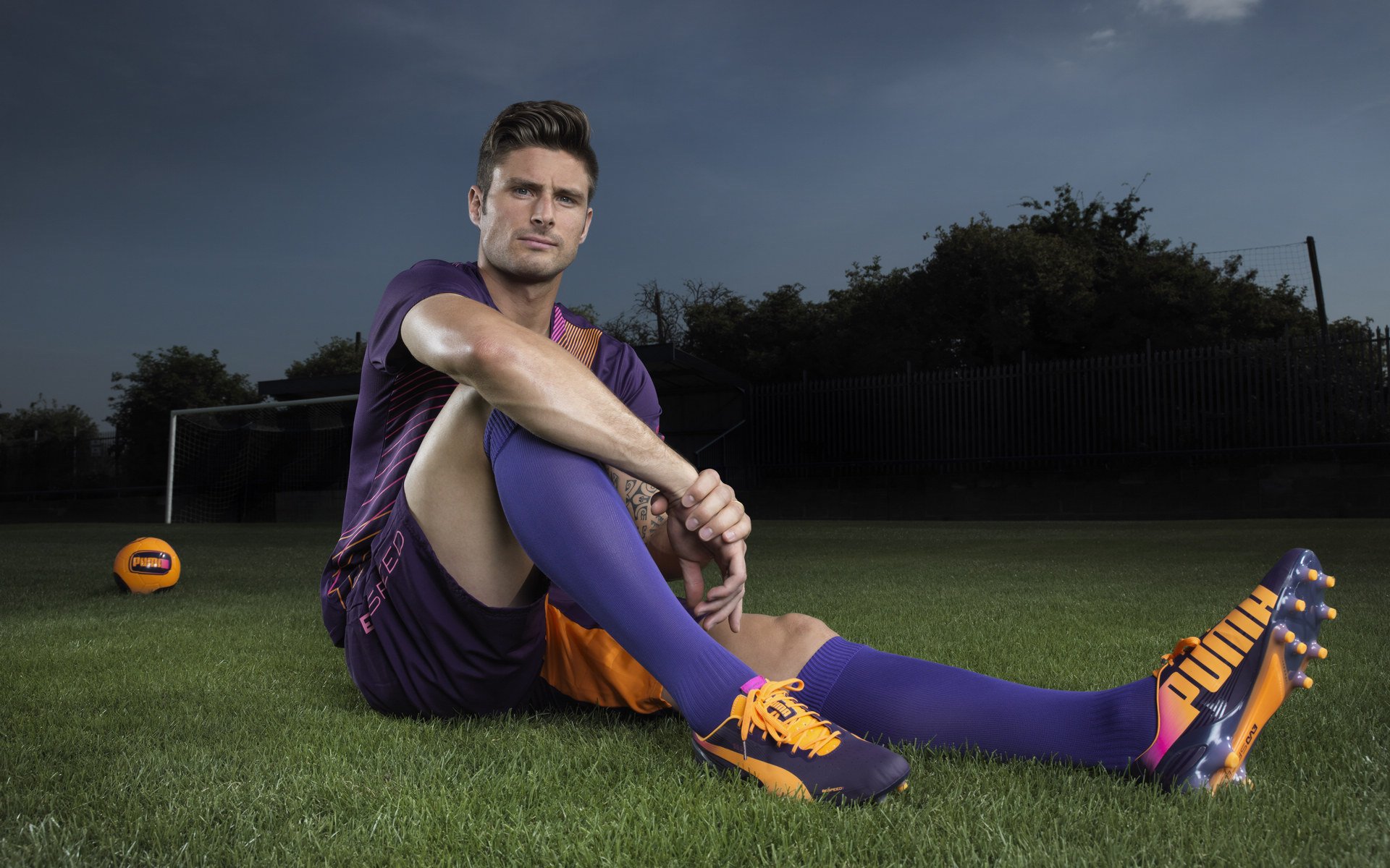 从墨尔本到巴黎，西西帕斯扛起全队，见证网球精神的唯一性